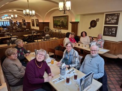 Gruppe im Brauhaus Gruppe im Brauhaus